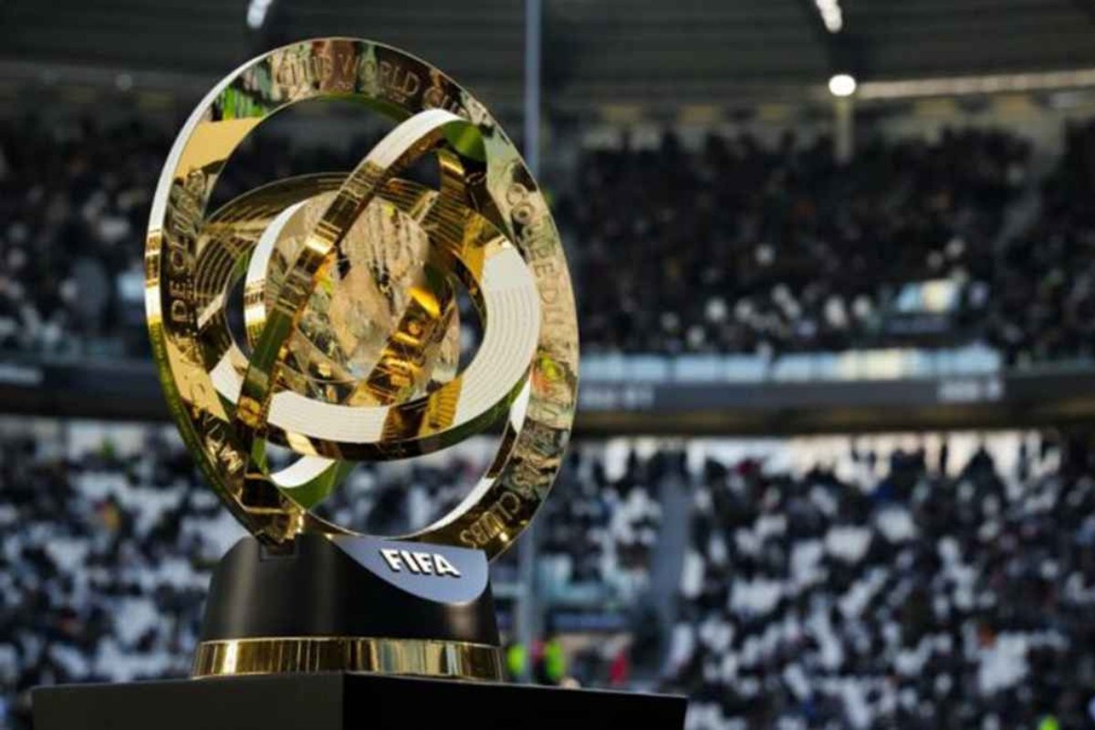 حكم مصري في قائمة حكام مباراة بايرن ميونخ وأوكلاند سيتي بمونديال الأندية