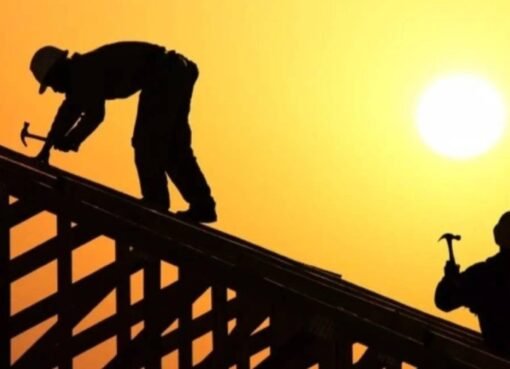 قرار جديد في السعودية: حظر العمل في الأماكن المفتوحة ظهرًا اعتبارًا من 15 يونيو