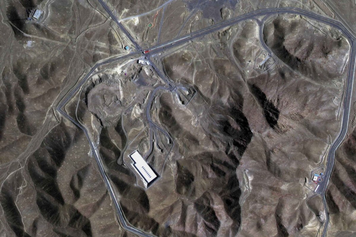 فوردو تتحرك من تحت الأنقاض.. صور فضائية ترصد إعادة تأهيل المنشأة النووية