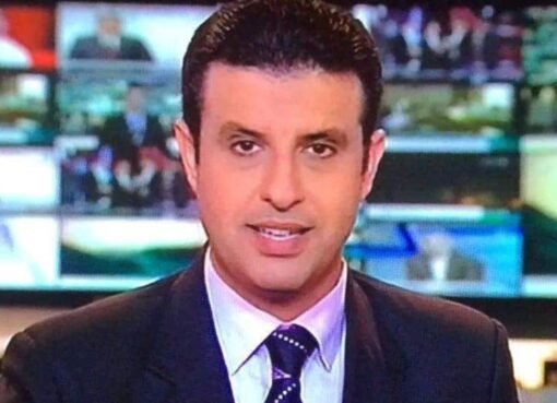 مذيع إماراتي يعلّق على قرار طرد عامل مطار عدن: موقف يثير الجدل!