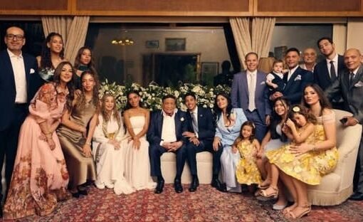 بسرية تامة وغياب عن الأضواء.. عادل إمام يفاجئ الجميع في لحظة عائلية خاصة