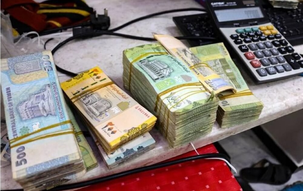 الدولار والريال السعودي يتوقفان عن الصعود المفاجئ.. هل بدأ التعافي؟