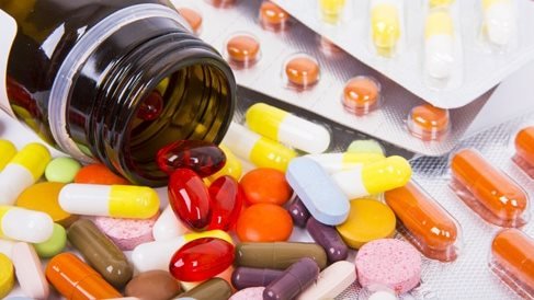 تفاعلات خطيرة: أدوية تفقد فعاليتها مع الشاي والقهوة