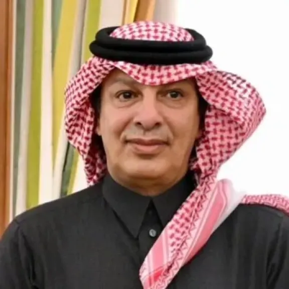 دعوة للعدالة التنموية.. صحفي سعودي يطالب بتمكين حضرموت في البناء والتطوير