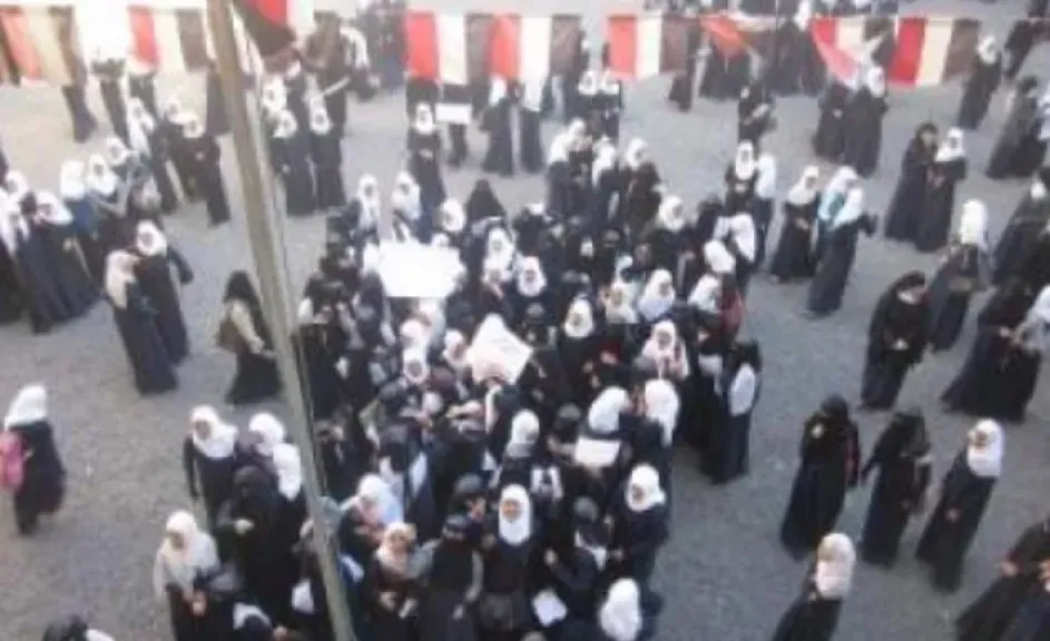 مطالبات شعبية بمحاسبة المسؤولين بعد واقعة بيع مواد ذات طابع جنسي في مؤسسة تعليمية