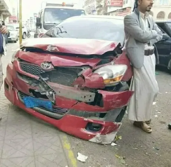 حادث مروري يتحول إلى ترند كوميدي بين شاب وفتاة في صنعاء
