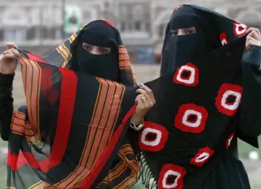 وثيقة رسمية تكشف قيودًا جديدة على النساء في مناطق سيطرة الحوثيين