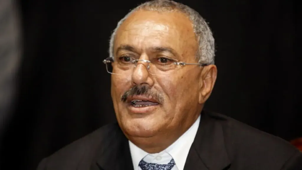 علي محسن يكشف المستور: صالح رفض الهروب وواجه مصيره بشجاعة