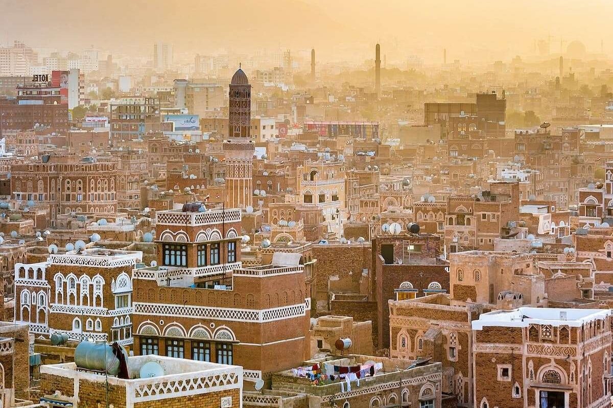 مصاهرة النفوذ؟ قصة ابن يُحرج والده بخطبة غير متوقعة تهز صنعاء