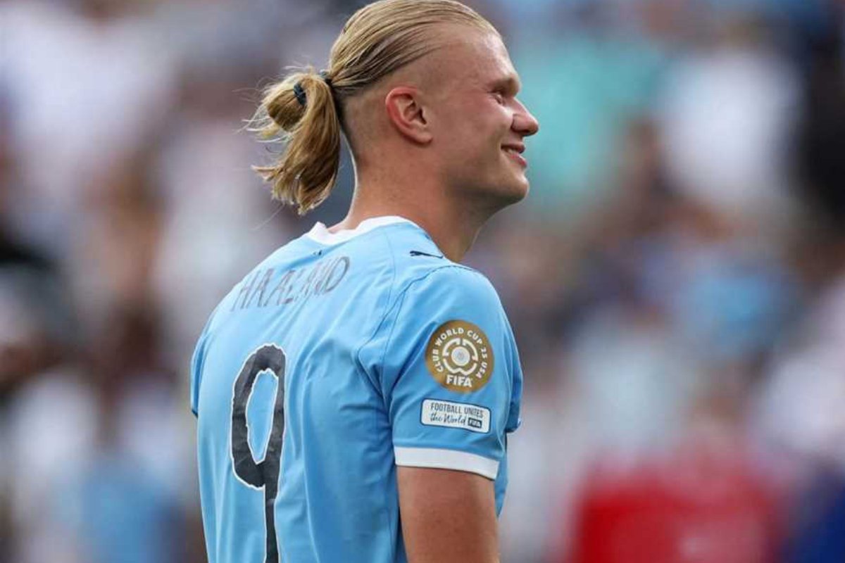 هالاند يرفع القبعة للهلال: تهنئة نجم السيتي بعد الإقصاء التاريخي