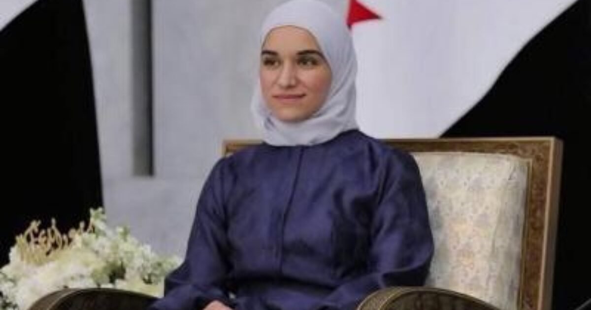 رصد حركة مؤثرة لزوجة أحمد الشرع خلال احتفالية الهوية الجديدة