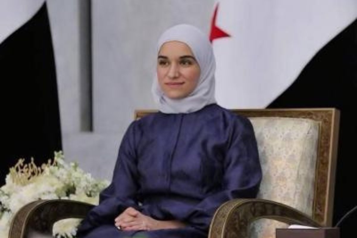 رصد حركة مؤثرة لزوجة أحمد الشرع خلال احتفالية الهوية الجديدة