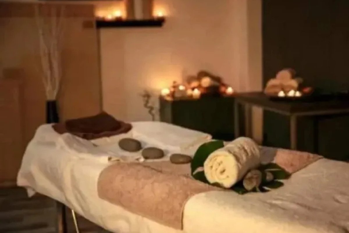 السعوديه.. مداهمة مركز مساج بمكة تكشف مخالفات أخلاقية لوافد