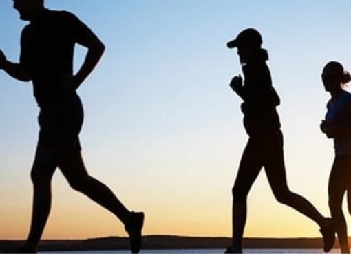 لن تصدق كيف تحمي ظهرك يومياً بدون أدوية