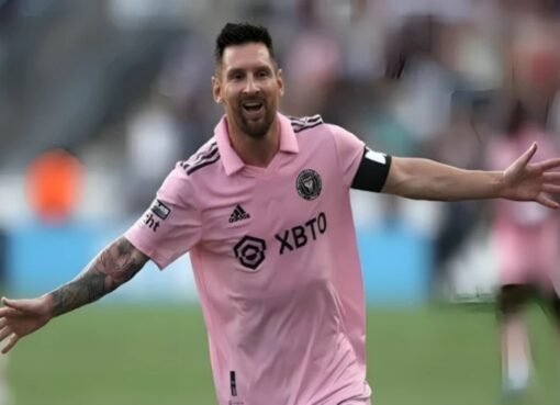 مفاوضات تجديد عقد ميسي مستمرة.. وماسكيرانو: القرار بيد اللاعب