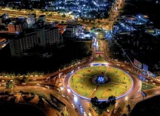 اليافعي يُفجّرها: فاتورة كهرباء بعدن تبلغ مليون ريال لـ 4 ساعات تشغيل