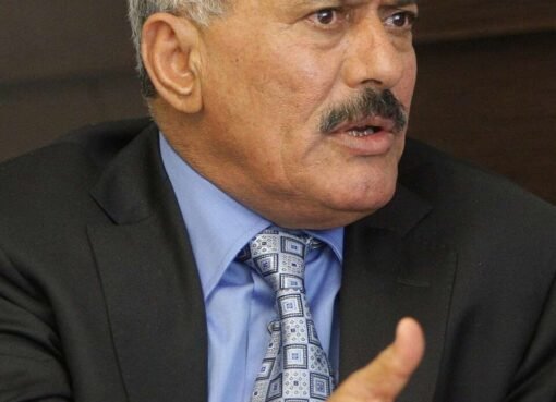 بعد 8 سنوات من الصمت… لماذا اختار نجل صالح هذه اللحظة لكشف الرواية؟