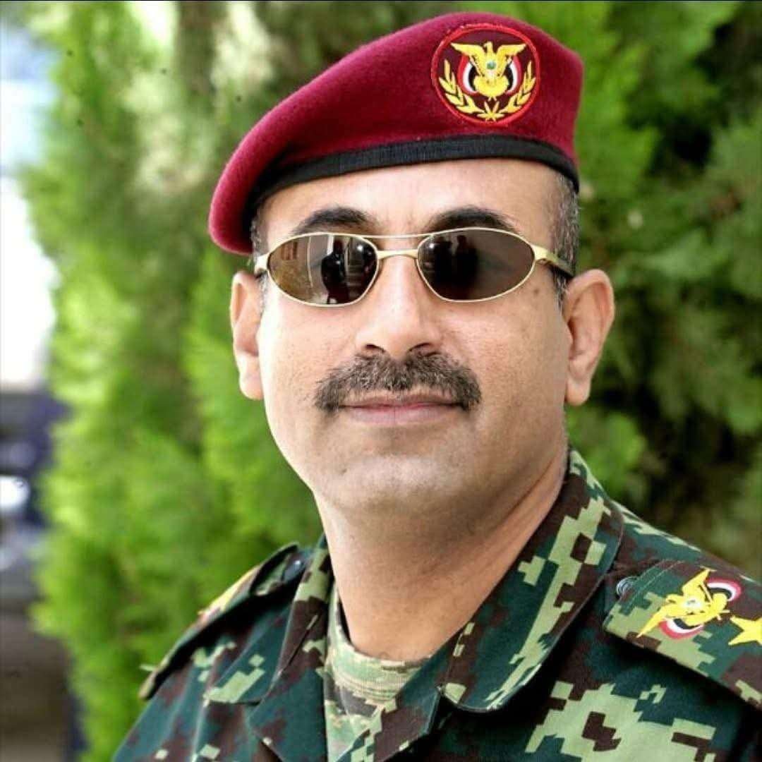 كشف هوية الحارس الذي قضى حياته دفاعًا عن رئيسه “صالح” في صنعاء