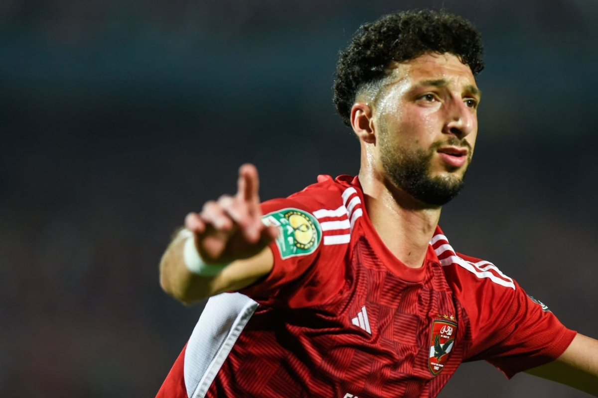 الأهلي يواجه ضغوطًا جديدة.. عروض خليجية لضم أشرف داري بعد وسام أبو علي