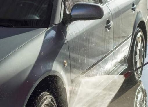احذر من فرق الرقابة.. غرامة فورية لمن يغسل سيارته في الأماكن العامة