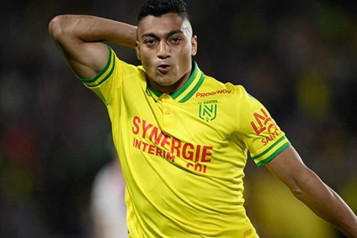 مصطفى محمد خارج التشكيل الأساسي لنانت أمام لافالو.. قرار فني أم تمهيد للرحيل؟