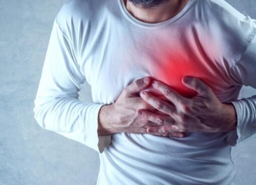 مشروب بثلاث مكونات فقط يُذهل الأطباء: يقي من الجلطات وينظف الشرايين