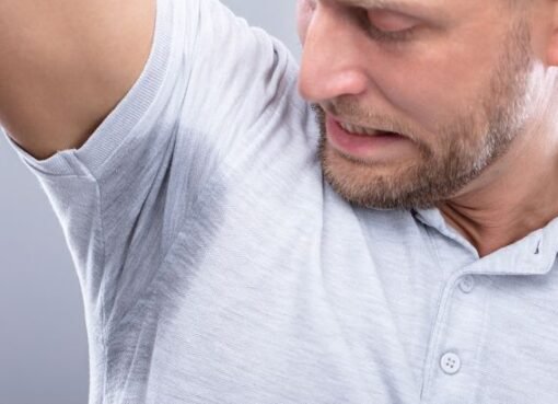 وداعًا لرائحة العرق إلى الأبد… بمكون منزلي بسيط!