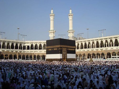قفزة في أسعار تأشيرات العمرة تُثقل كاهل اليمنيين في عدن