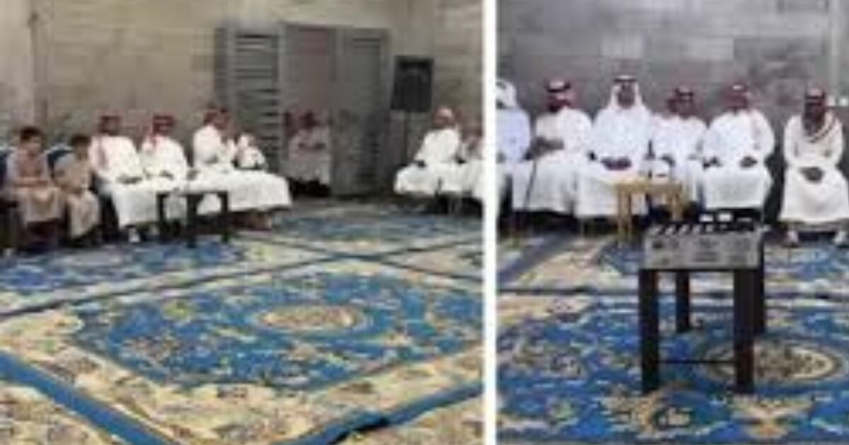 التراث والكرم في لقطة واحدة.. قبيلة سعودية تبهر العالم من داخل بيت قيد الإنشاء