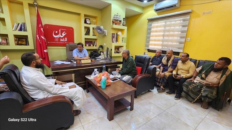 فتحـي بن لزرق يعلن بشرى اقتصادية لأهالي عدن: تخفيضات في أسعار المخبوزات