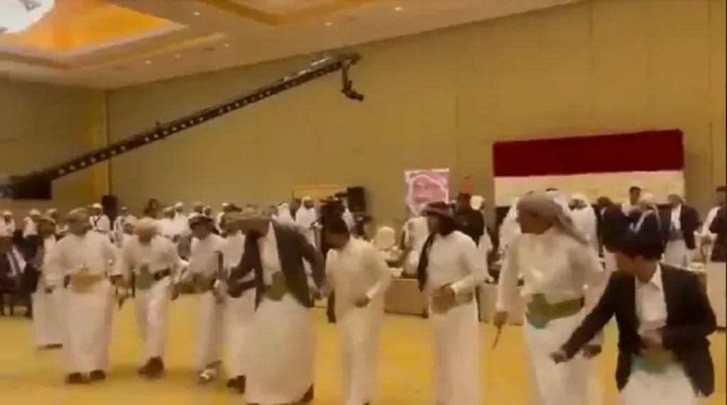 ليلة يمنية في قلب القاهرة.. أبناء علي عبد الله صالح يحتفلون بزفاف شقيقهم برقصة البرع