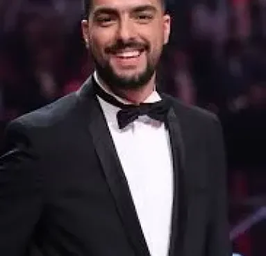 زامل يمني يثير الجدل في حفل بالساحل الشمالي… وحسن الشافعي يوضح موقفه