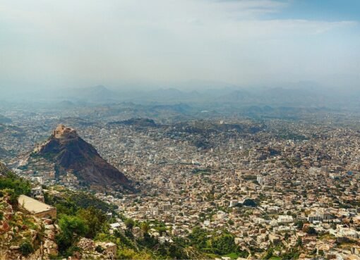 تعز تُجبر مصانع الأدوية على خفض الأسعار: "الصحة ليست للبيع