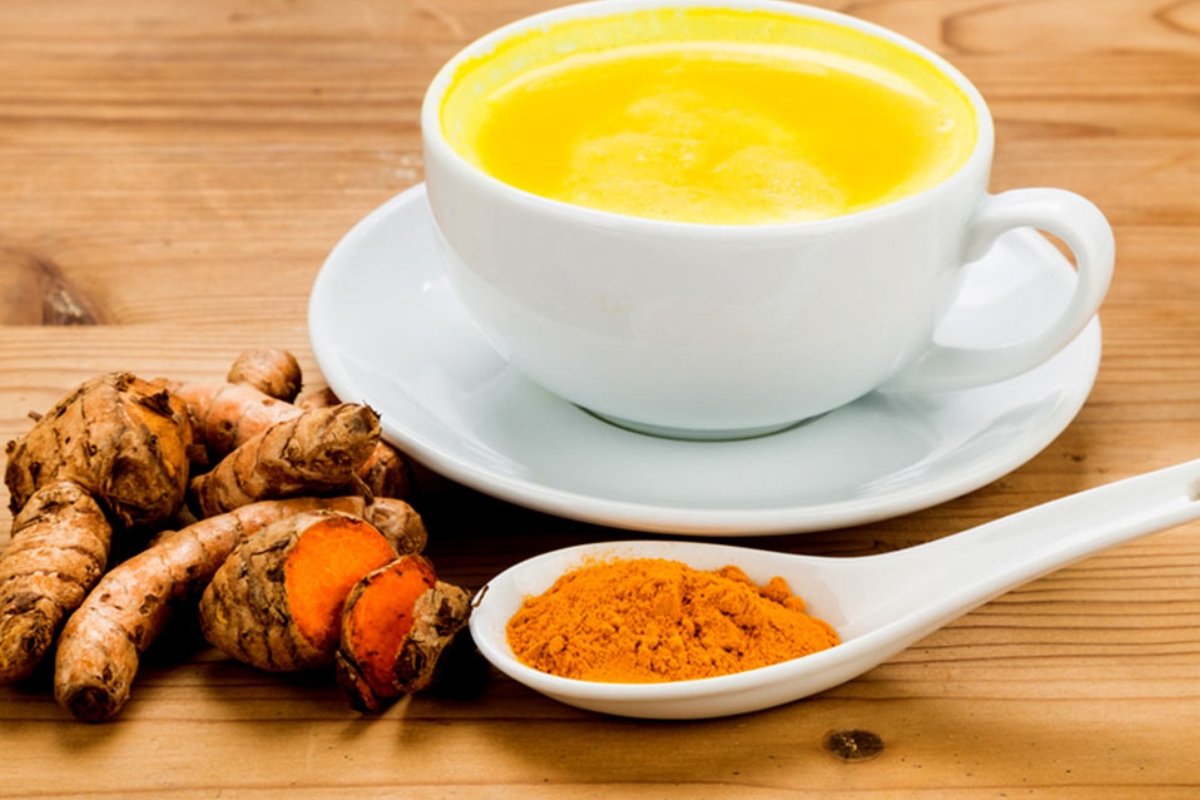 لن تصدق ما حدث بعد شهر من تناول ماء الكركم... فتاة سعودية تكشف المفاجأة