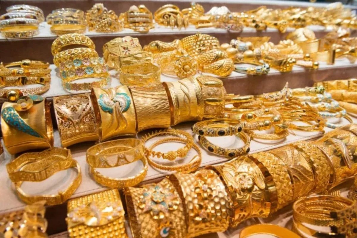 تراجع جديد في أسعار الذهب باليمن.. الإثنين يشهد هبوطاً ملحوظاً في السوق المحلي