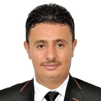 انكشاف المستور.. صحفي يكشف أسباب انهيار العملة بمناطق الشرعية
