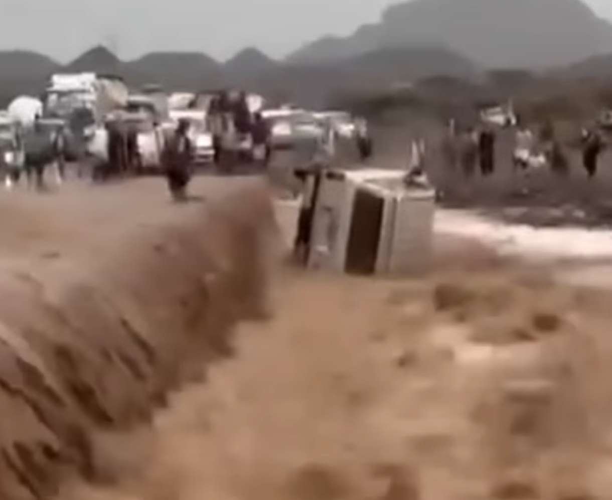 أمطار غزيرة تهدد المناطق خلال الساعات القادمة.. تحذيرات غير مسبوقة منذ سنوات