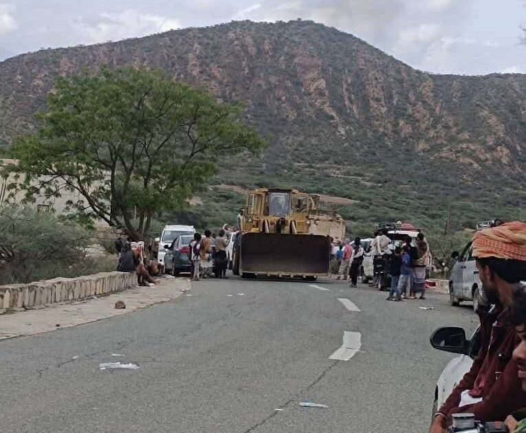 فتحي بن لزرق يكشف الجهات المعرقلة لفتح طريق عقبة ثرة في أبين