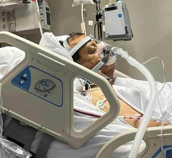 البرلماني اليمني أحمد سيف حاشد يخضع لجراحة قلبية ويُنقل للعناية المركزة