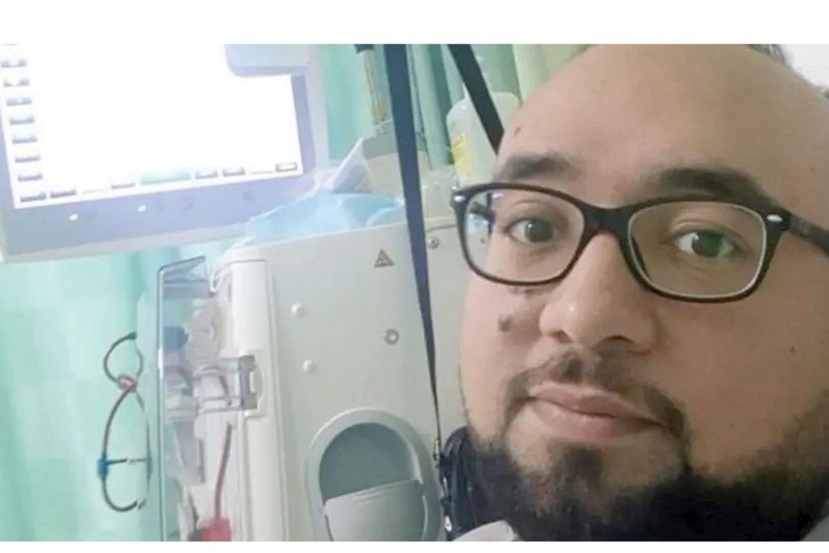 من غيبوبة إلى حلم يتحقق.. قصة معلم سعودي هزم المرض وبنى منزله