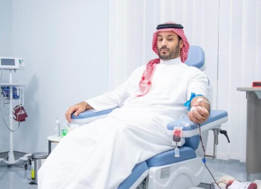 في بادرة إنسانية.. الأمير محمد بن سلمان يقود حملة التبرع بالدم شخصيًا في بادرة إنسانية.. الأمير محمد بن سلمان يقود حملة التبرع بالدم شخصيًا