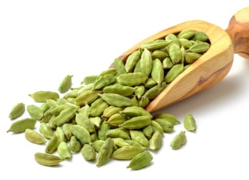 ماذا يحدث لجسمك إذا تناولت حبتين من الهيل يوميًا؟ فوائد مذهلة!