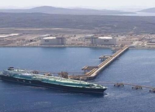 صنعاء تربط استئناف تصدير النفط بشروط جديدة والشرعية ترفضها