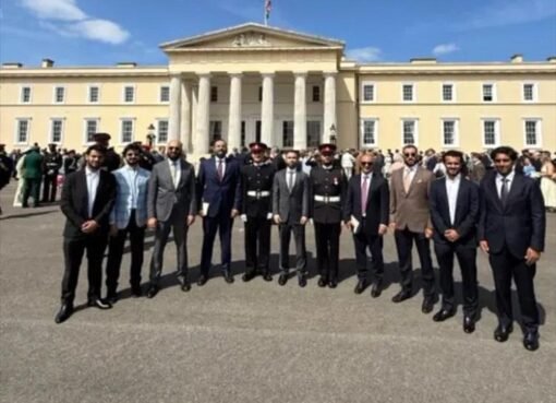 نجل أحمد علي يظهر بزيٍّ عسكري في توقيت حساس عقب حكم إعدام والده من محكمة حوثية