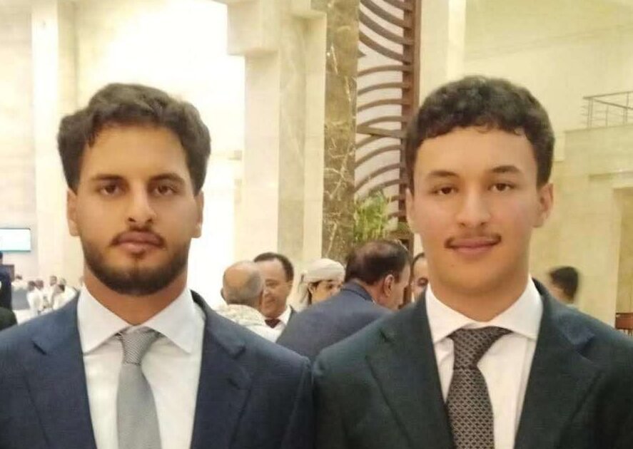 أول ظهور علني لأبناء العميد أحمد علي عبدالله صالح يلفت الأنظار