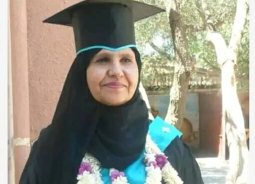 أم يمنية تكسر القيود وتُحقق حلم الدراسة بعد عقود من الانتظار