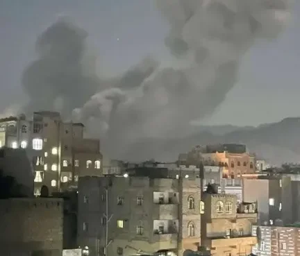 تفاصيل لم تُنشر: كيف عوقب طفل صنعاء لأنه وثّق دمار منزله؟