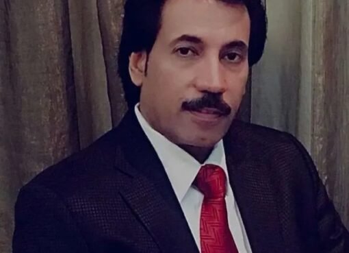 من يصنع الأزمات في الجنوب؟ البيض يفضح المستشارين الخفيّين