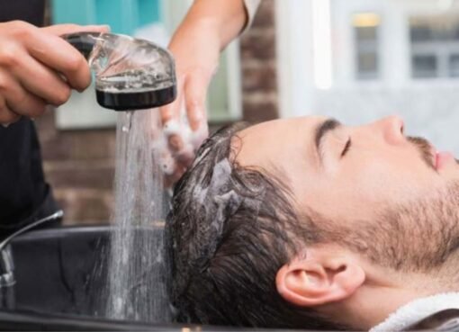 دراسة تكشف عدد مرات غسل الشعر المثالية للمرأة والرجل أسبوعيًا