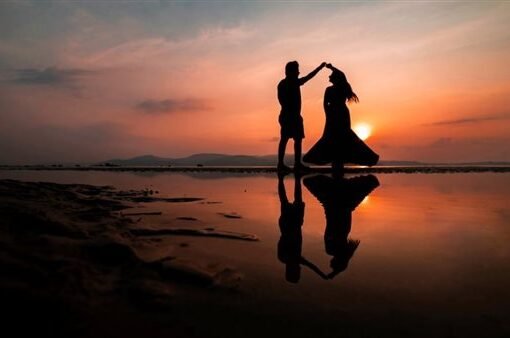 8 علامات تكشف خيانة الزوجة… الثالثة ستصدمك